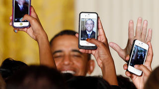 Obama Got a Sneak Peek at the Original iPhone From Steve Jobs
